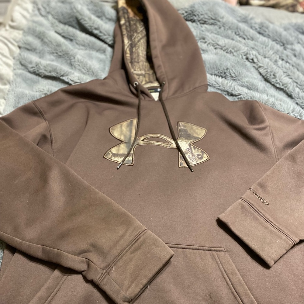 Men’s Under Armour medium hoodie